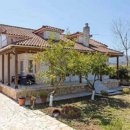 Feriehus Ilenia's 3 Bedroom House With Private Pool