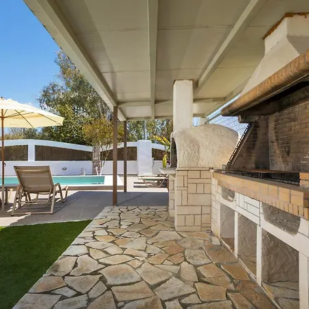 Feriehus Ilenia's 3 Bedroom House With Private Pool